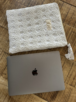 Colette / Pochette Ipad/Mac book en crochet