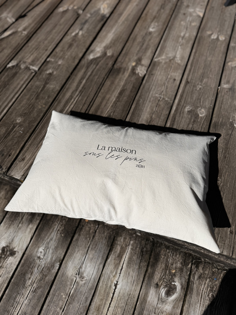 Housse de coussin  "La maison sous les pins''