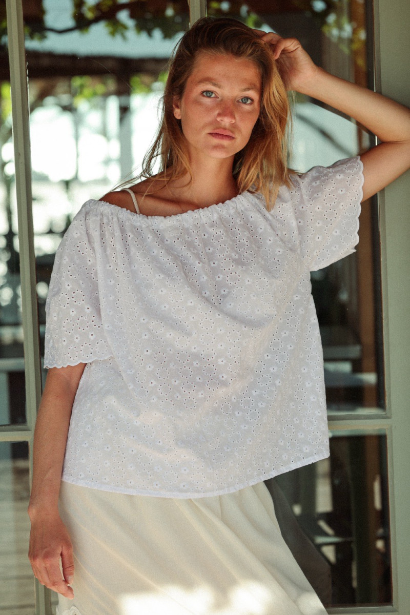 Blouse brodée / Paula