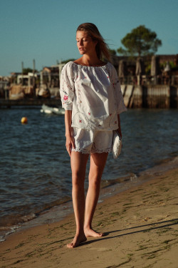 Blouse en linge ancien brodé / Pia