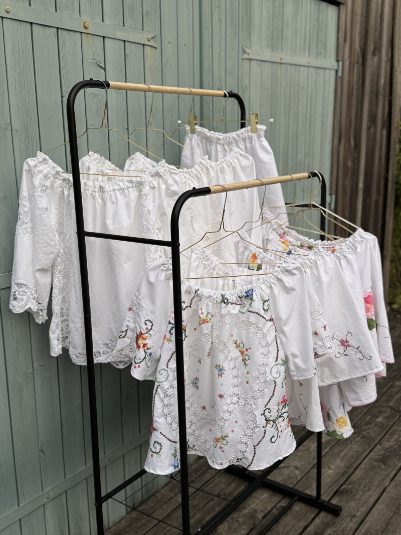 Blouse en linge ancien brodé /Ella