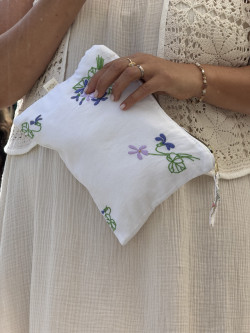 Pochette en linge ancien IRIS