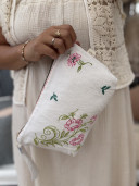 Pochette en linge ancien brodé/ OLGA