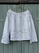 Blouse en linge ancien brodé / Billie