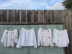 Blouse en linge ancien brodé / Billie