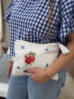 Pochette en linge ancien brodé/ MAIA