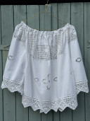 Blouse en linge ancien brodé / SALMA