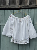 Blouse en linge ancien brodé / Pia