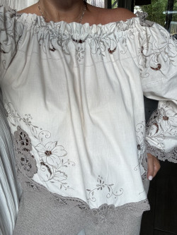 copy of Blouse en linge ancien brodé / SALMA