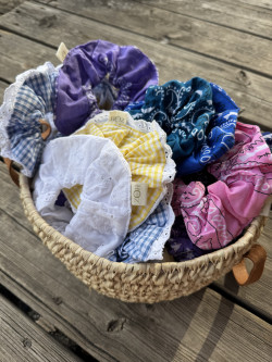 Chouchou broderie Anglaise
