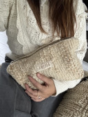 Pochette en laine Madeleine