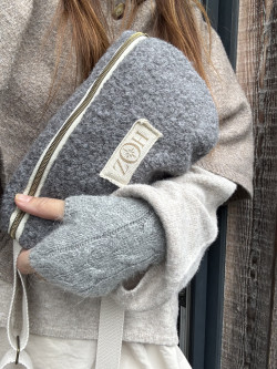 Ninon Bouclé Belt Bag / Grey