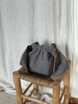 Sac pochette bouclette grise/ Eliott