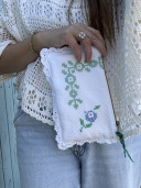 Pochette en linge ancien brodé/ Summer