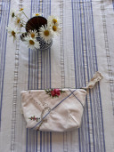 Pochette en linge ancien brodé Francesca