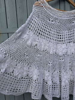 Mona Vintage Crochet Shawl