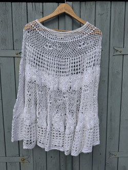 Poncho en crochet Mona