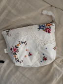 Pochette en linge ancien brodé/ Paloma