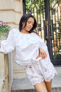 Blouse brodée Ava