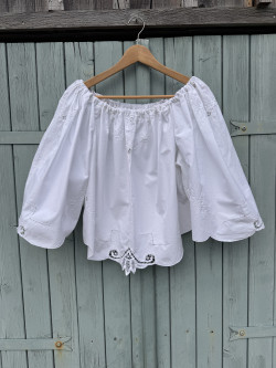 Blouse brodée Ava