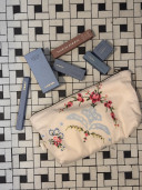 Embroidered vintage linen pouch / Lou