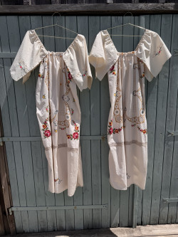 Robe longue brodée Iris