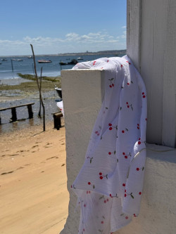 Plaid en gaze de coton cerises