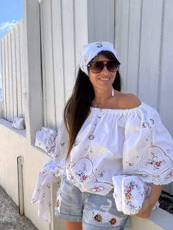 Blouse brodée en linge...