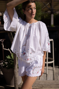 Blouse brodée en linge ancien/ Elvira
