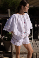 Blouse brodée en linge ancien/ Maya