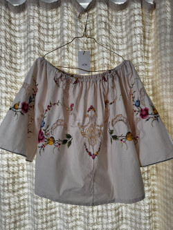 Blouse brodée en linge...