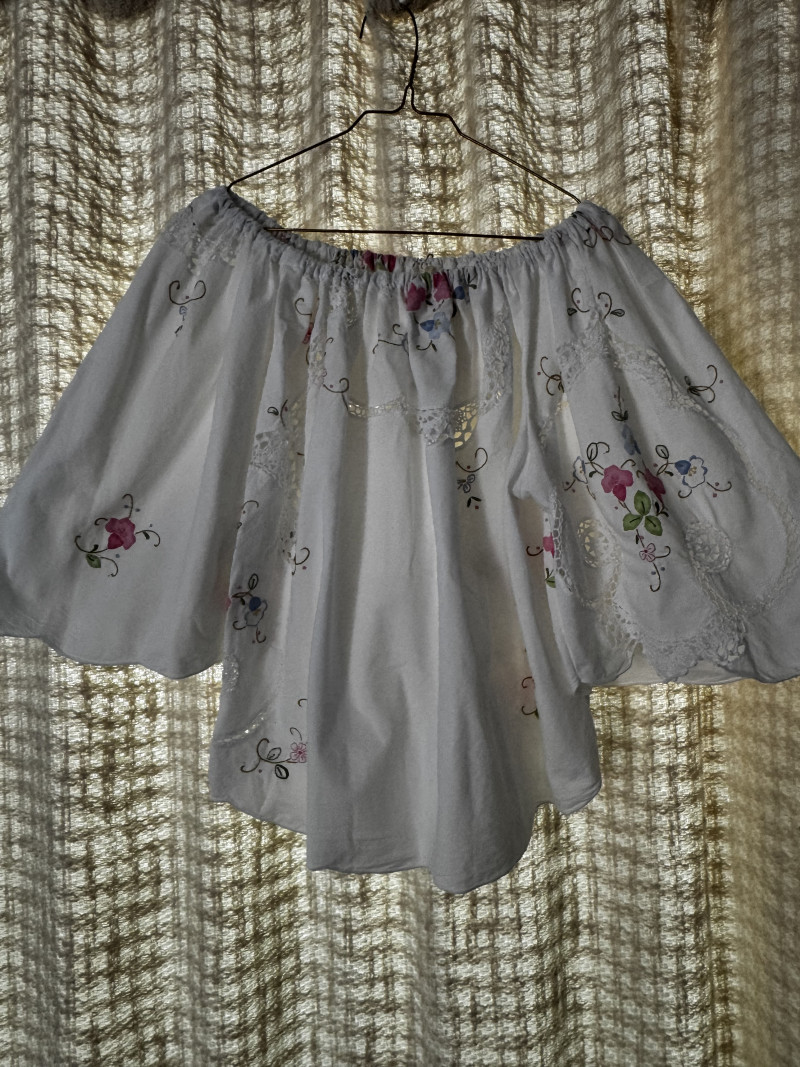 Blouse brodée en linge ancien/ Roma