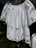 Blouse en linge ancien brodé /Ella