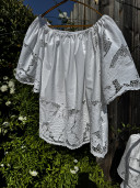 Blouse en linge ancien brodé /Ella