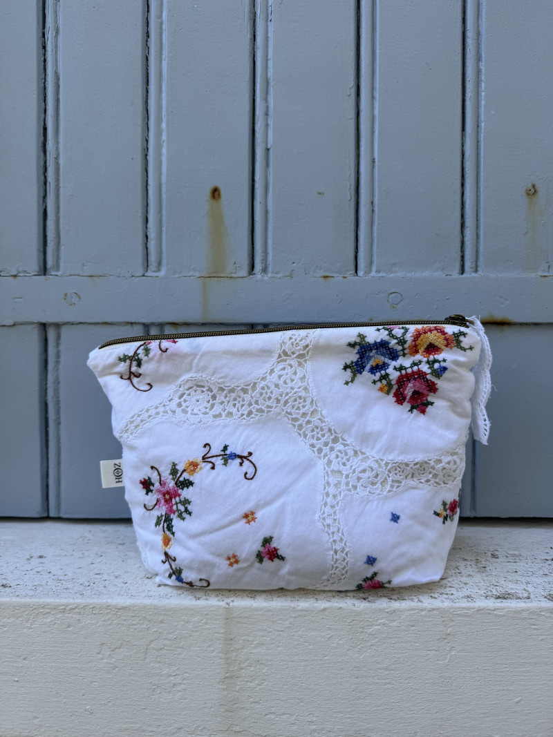 Embroidered Vintage Linen Pouch / Billie