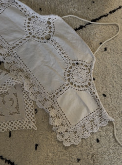Lou Embroidered Top