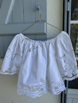 Embroidered Vintage Linen Blouse / MIA