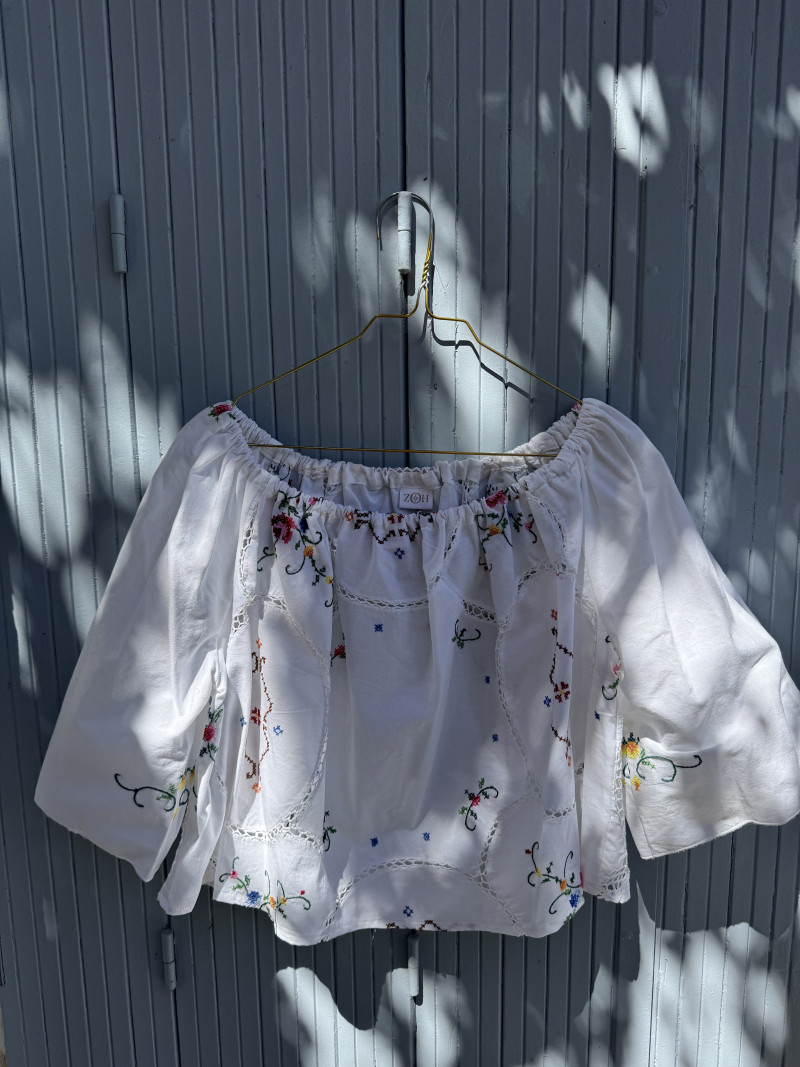 Blouse brodée en linge ancien/ Louise