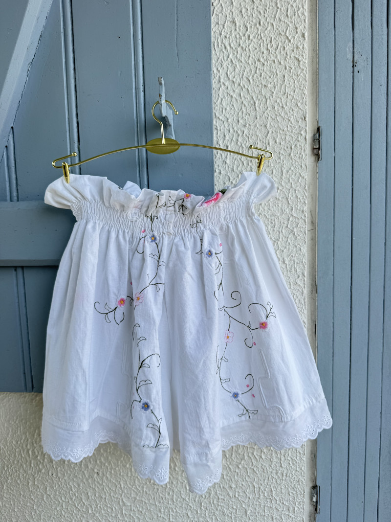 NOE Embroidered Vintage Linen Shorts
