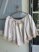 Blouse brodée en linge ancien/Axelle