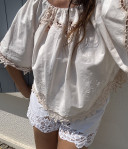 Blouse brodée en linge ancien/Axelle