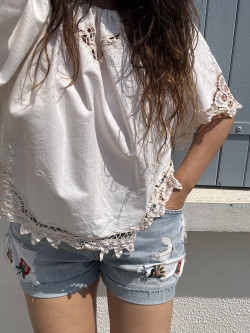 Blouse brodée en linge ancien/Axelle