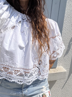 Embroidered Vintage Linen Blouse / MIA
