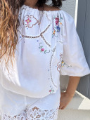 Blouse brodée en linge ancien/ Louise