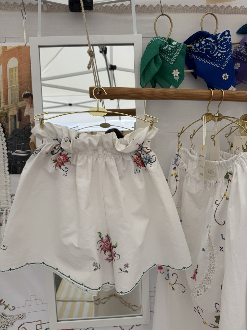 Short brodé en linge ancien Nino