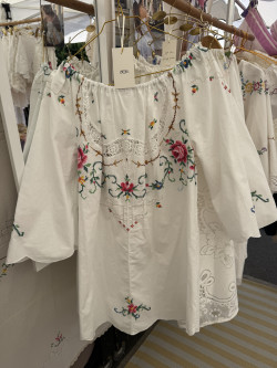 copy of Robe brodée Lucia