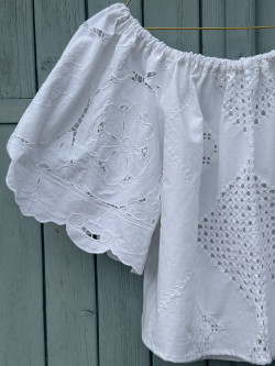 Blouse brodée en linge ancien BREE