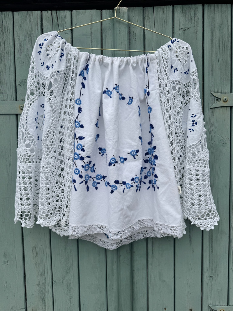 copy of Blouse brodée en linge ancien/ June