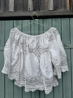 Blouse brodée en linge ancien Jane