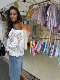 Blouse brodée en linge ancien/ MELLIE